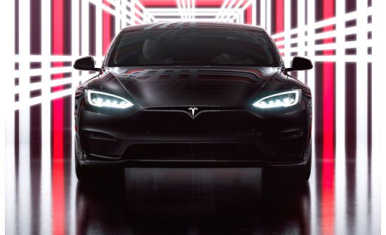 "Tesla" бүрэн автомат жолоодлоготой 362 мянган машинаа эргүүлэн татна