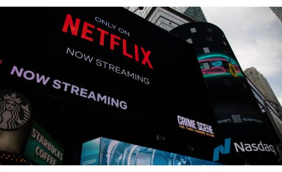 “Netflix” хэрэглэгчид үйлчилгээний эрхээ гэрээсээ гадуур бусадтай хуваалцахад төлбөр төлдөг болно