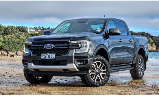 "Ford" цахилгаан автомашины дээвэрт нөөц батерей суурилуулах патент авчээ