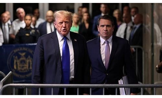 Шүүх Дональд Трампыг гэм буруутай гэж үзэв