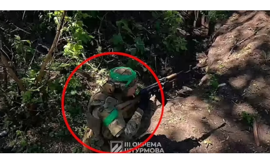 Украин бүсгүйчүүд олноороо эх орныхоо төлөө тулалдаж байна