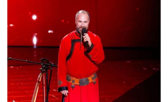 Франц эр “The Voice of France” шоунд Монголын язгуур урлагаар оролцож байна