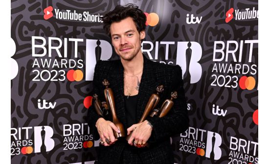Харри Стайлс “Brit Awards”-ийн дөрвөн төрөлд тэргүүлэв