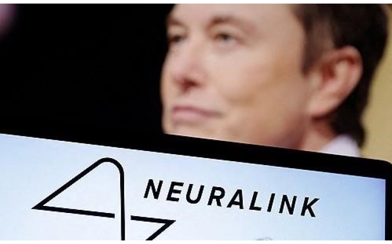 “Neuralink” компани хүний ​​тархинд компьютерийн чип суулгах туршилт эхлүүлэв