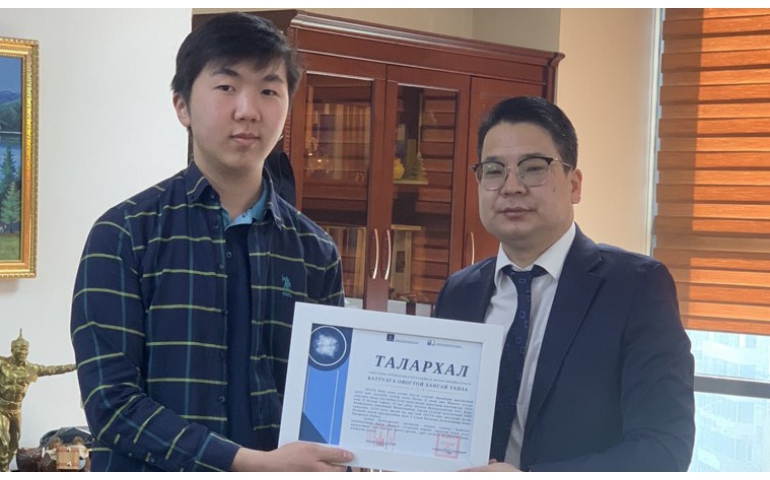 Өнгөрсөн онд IELTS-ийн хамгийн өндөр оноог Б.Хангай авчээ
