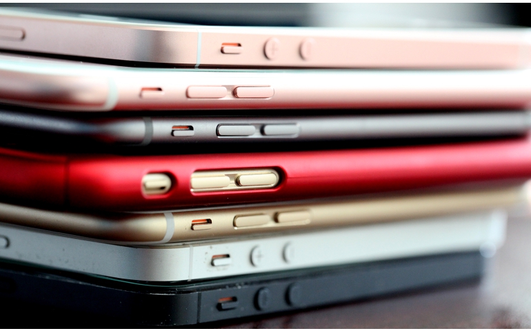 Хятадын төрийн албан хаагчдыг Iphone хэрэглэхийг хориглов