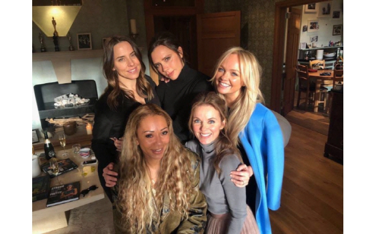 “Spice Girls” хамтлагийнхан дахин нэгдэв